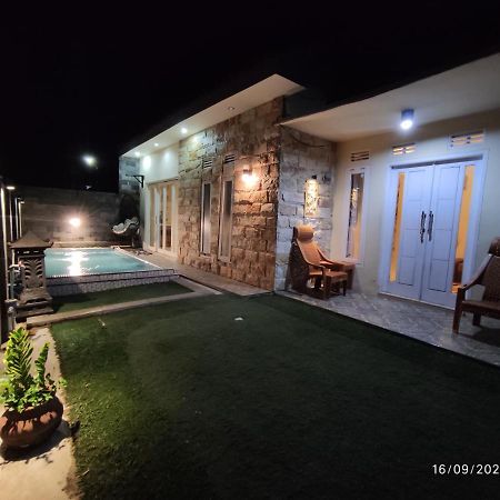 Puncak Pinus And Pool Batu (East Java) Exterior foto