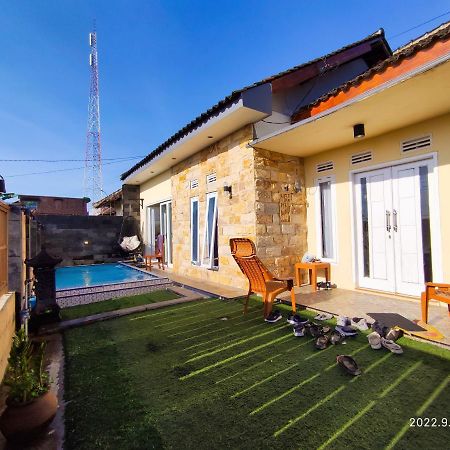 Puncak Pinus And Pool Batu (East Java) Exterior foto