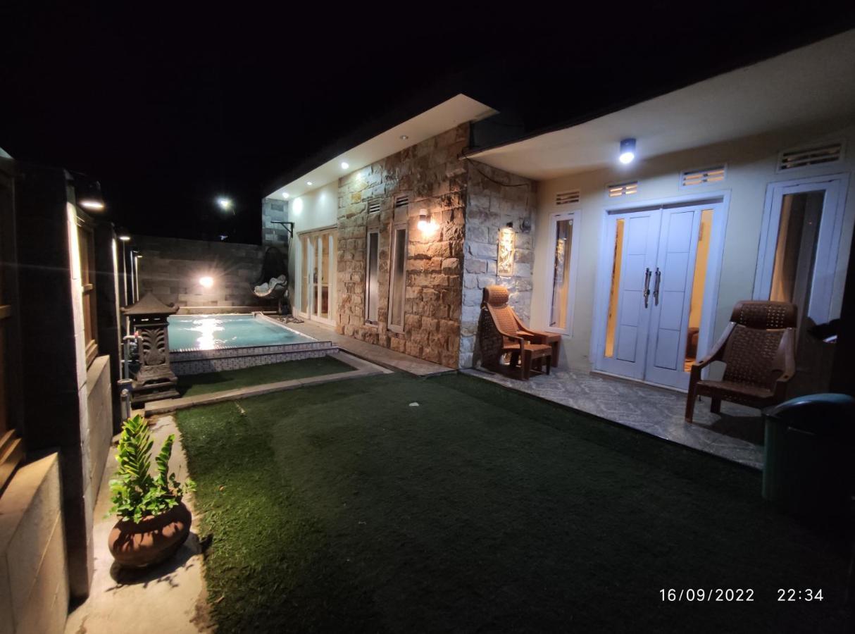 Puncak Pinus And Pool Batu (East Java) Exterior foto