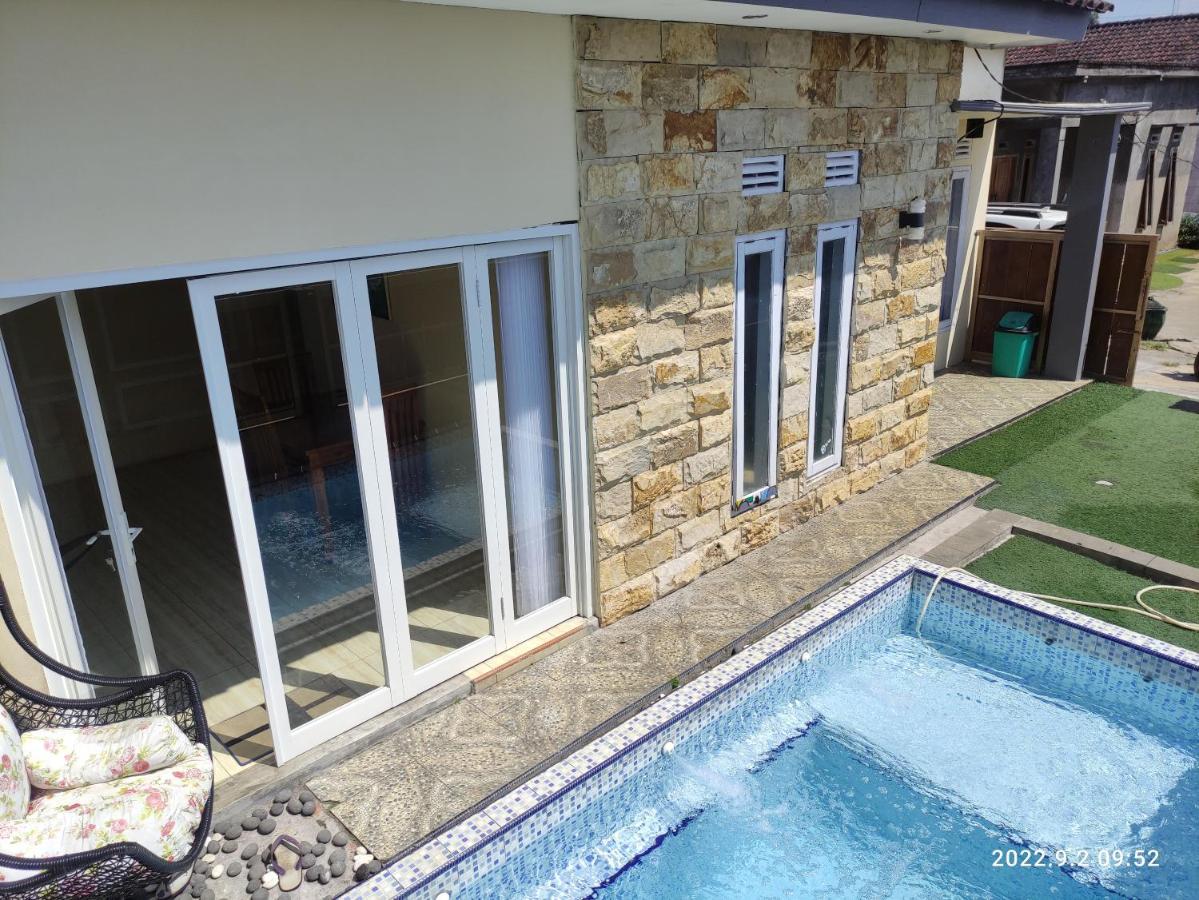 Puncak Pinus And Pool Batu (East Java) Exterior foto