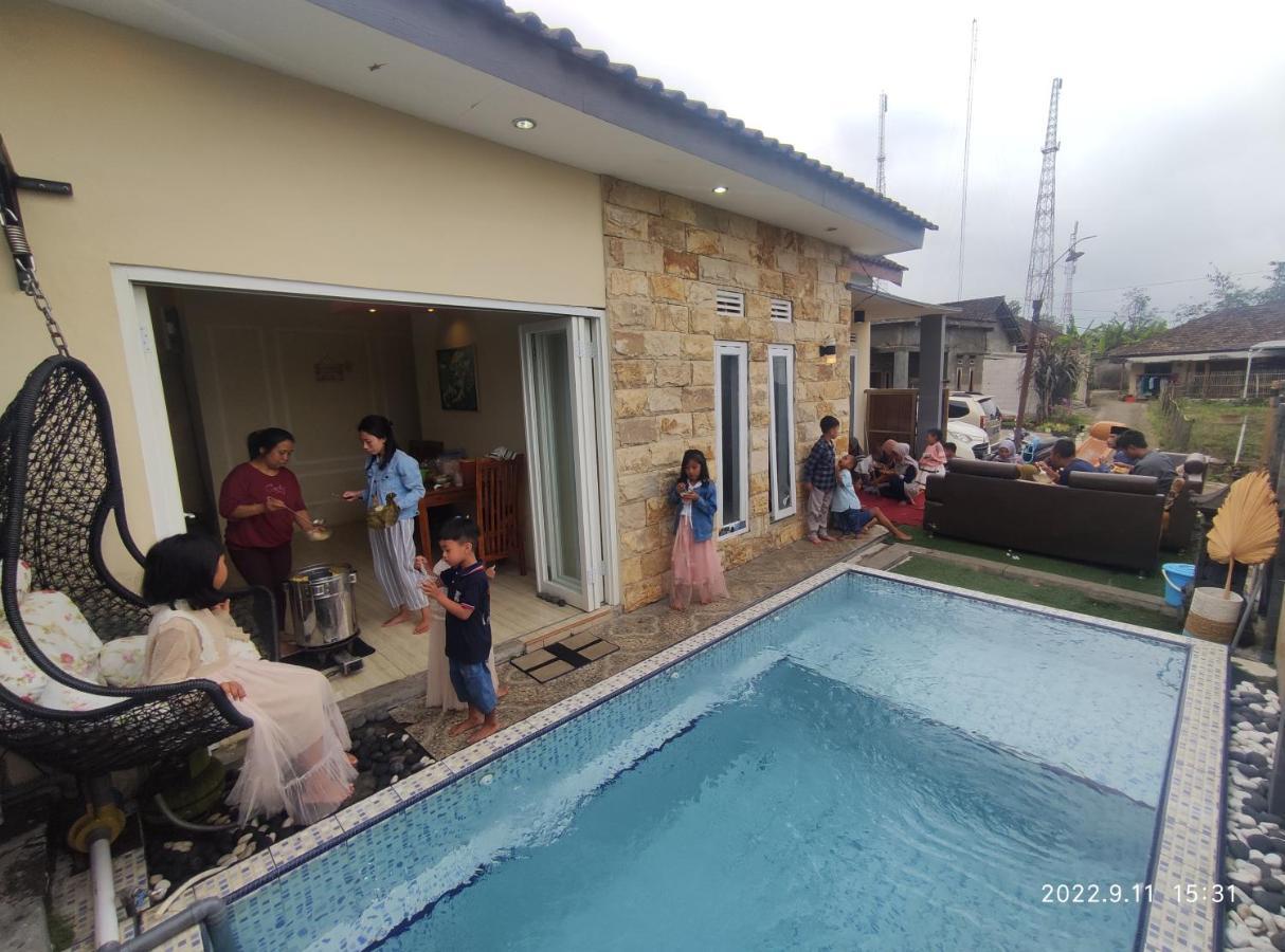 Puncak Pinus And Pool Batu (East Java) Exterior foto