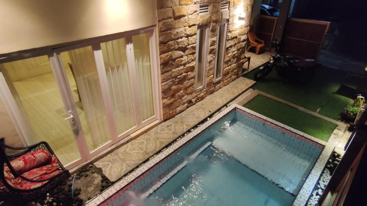 Puncak Pinus And Pool Batu (East Java) Exterior foto